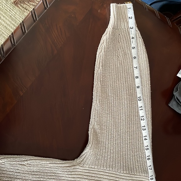 Hollister Oversized Sweatshirt - Picture 4 of 6